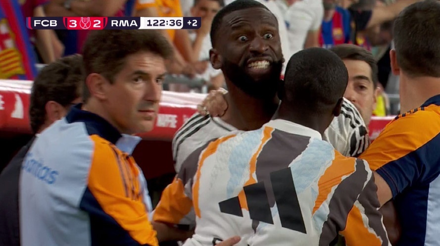 Khoanh khoac Rudiger mat kiem soat hinh anh