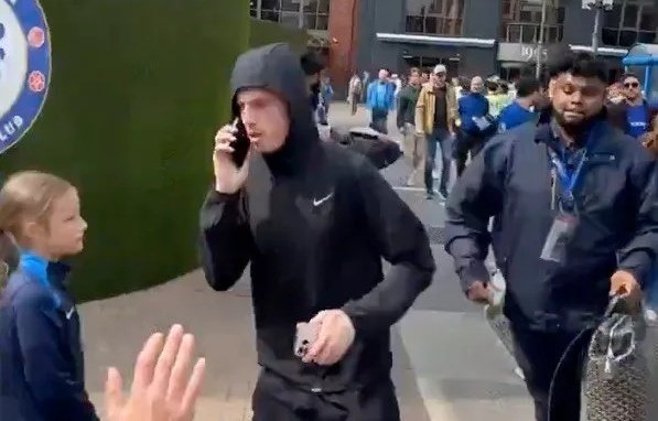 Hanh dong ky la cua Palmer hinh anh