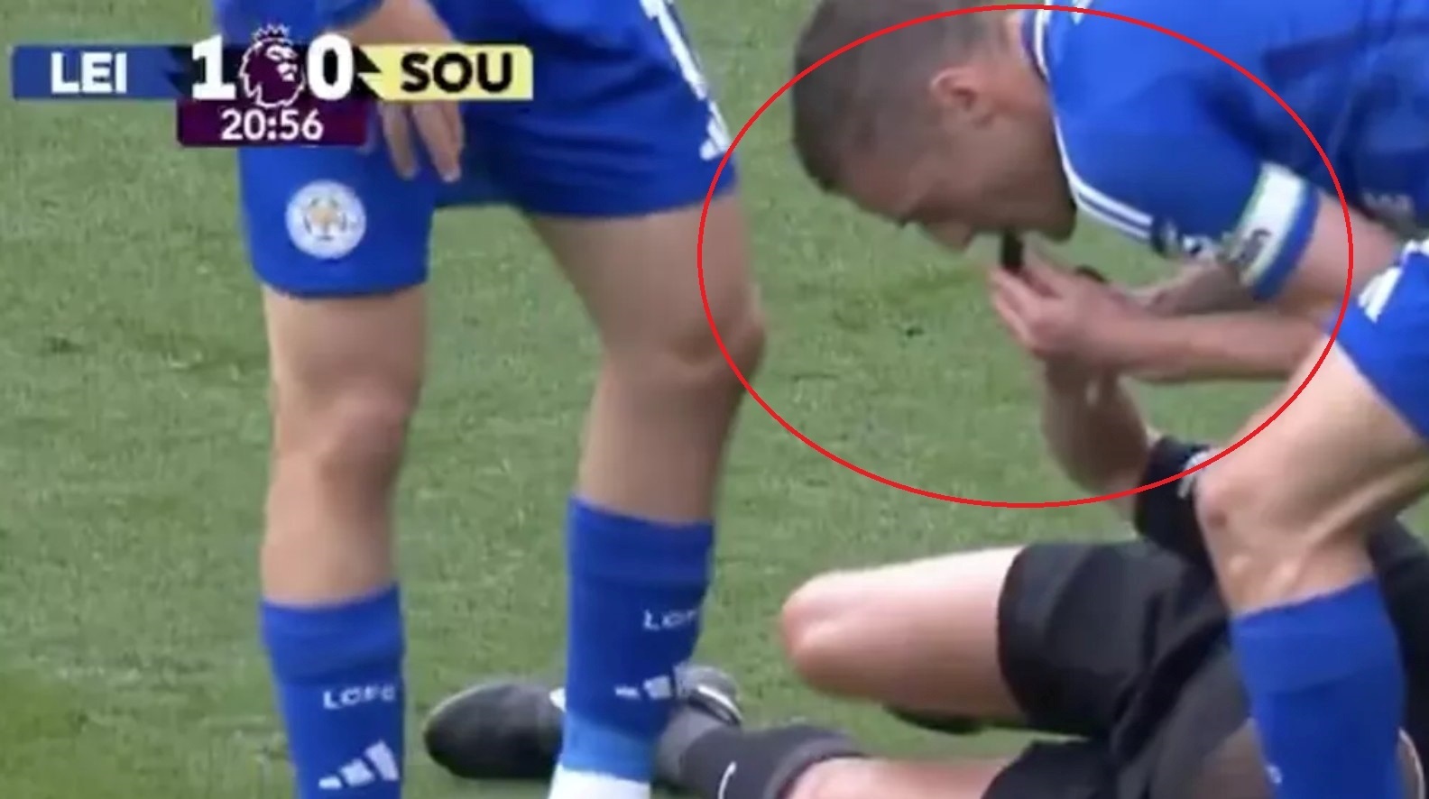 Vardy thoi coi thay trong tai hinh anh