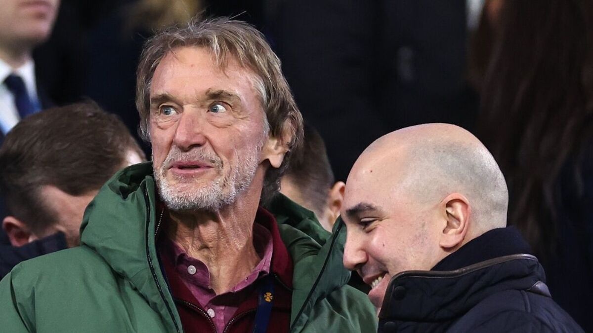 Nhan vien lau nam nhat bi MU cho nghi viec hinh anh