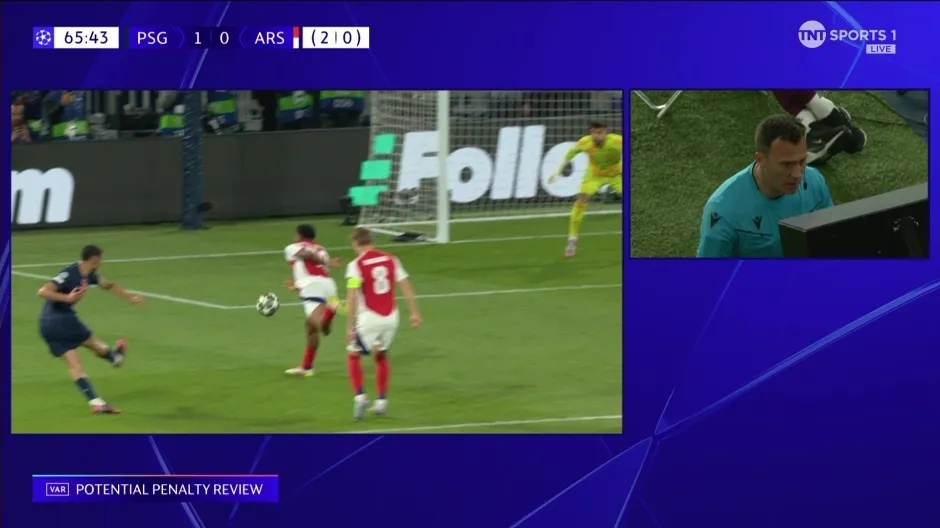 Trong tai bat tran PSG - Arsenal tung bi cam vi dan xep ty so hinh anh