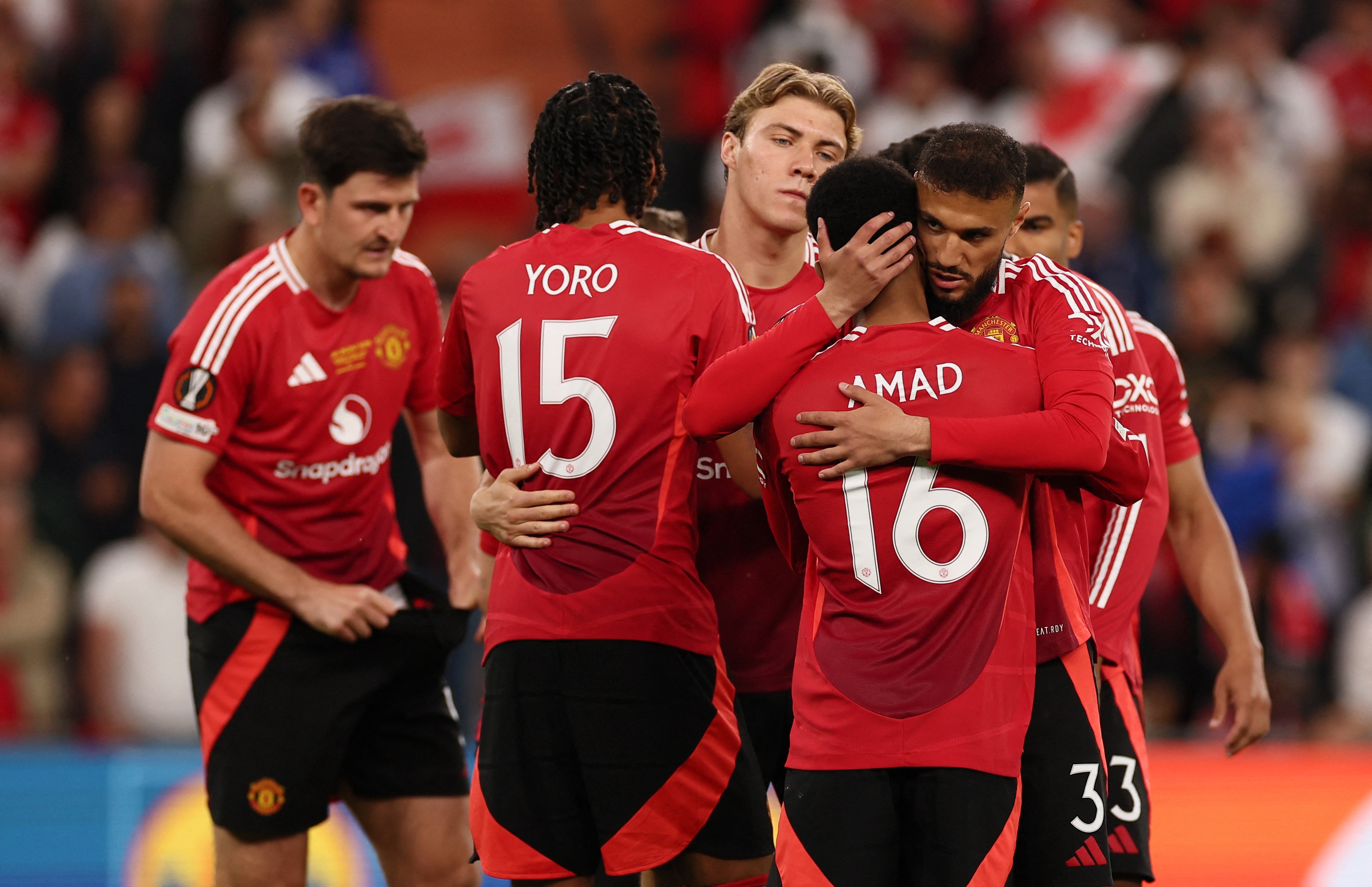 Cau thu Man United xin loi hinh anh