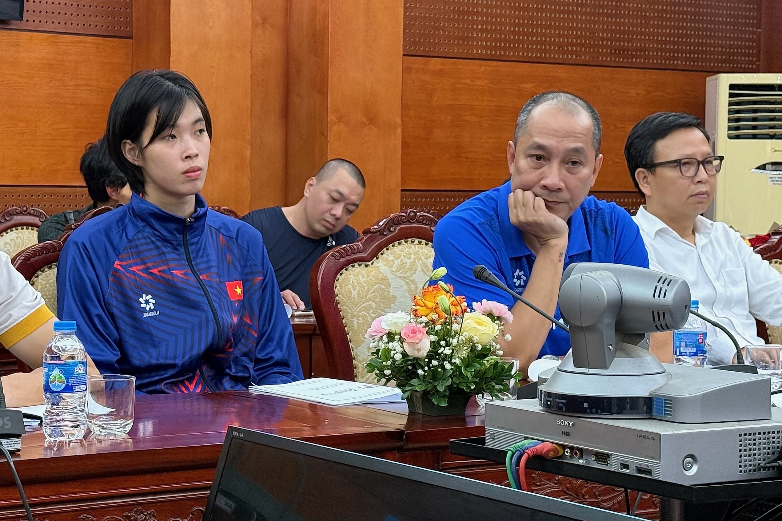 bong chuyen anh 1