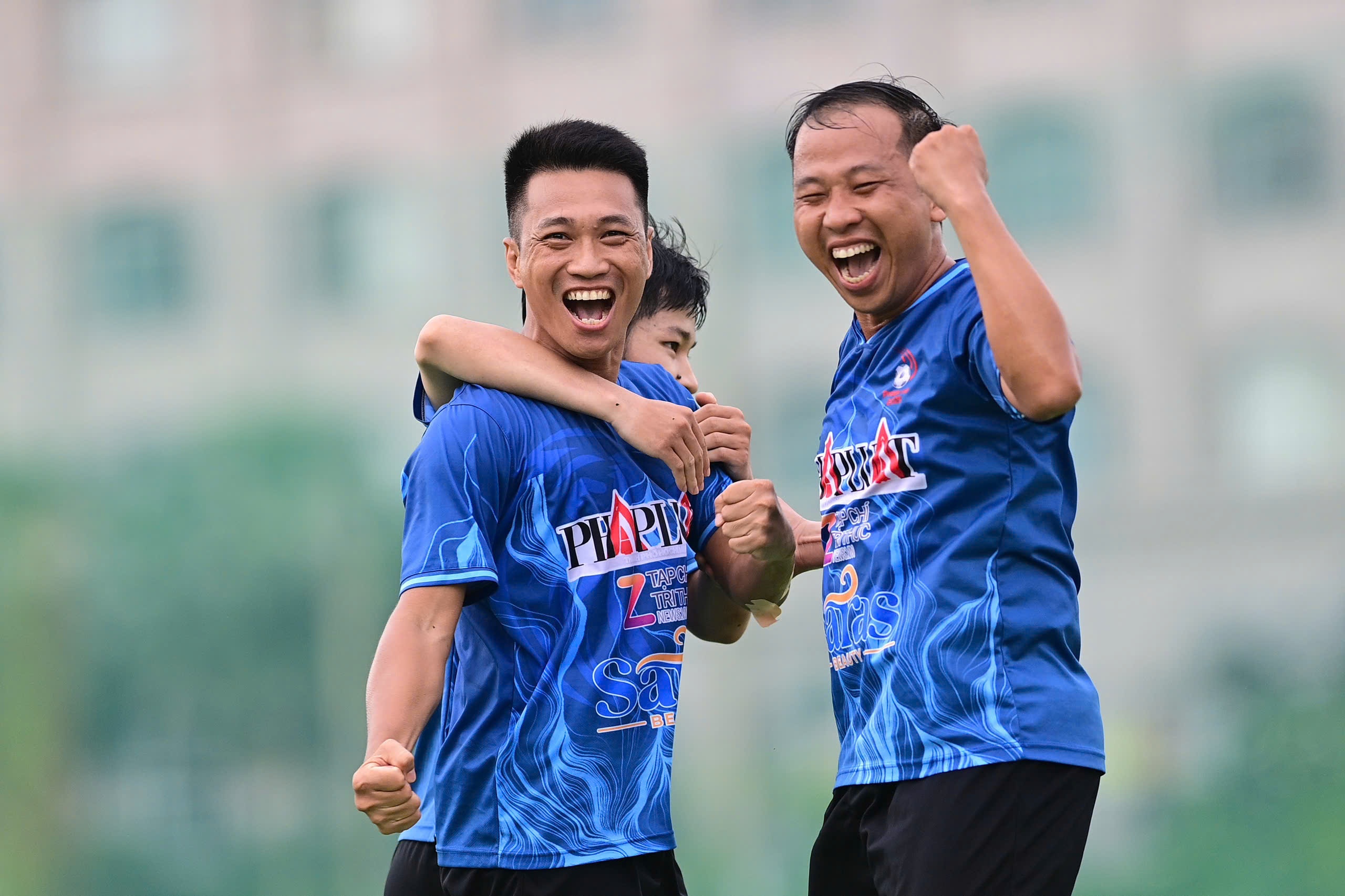 Bao Phap Luat TP.HCM - Znews tao ky tich o Press Cup 2025 hinh anh