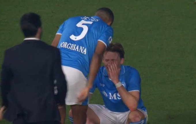 McTominay khoc hinh anh