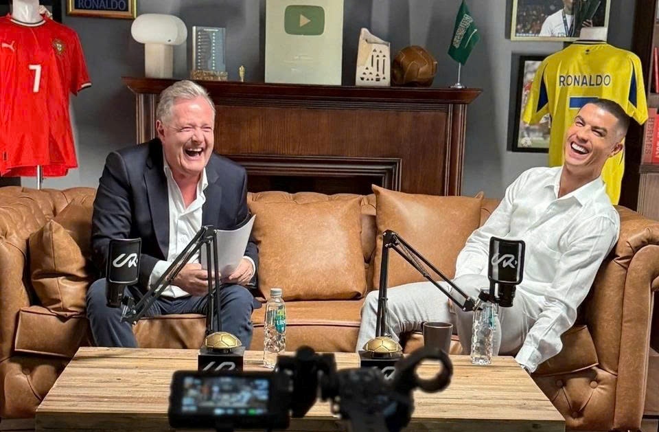 Ronaldo gioi hon Messi anh 1