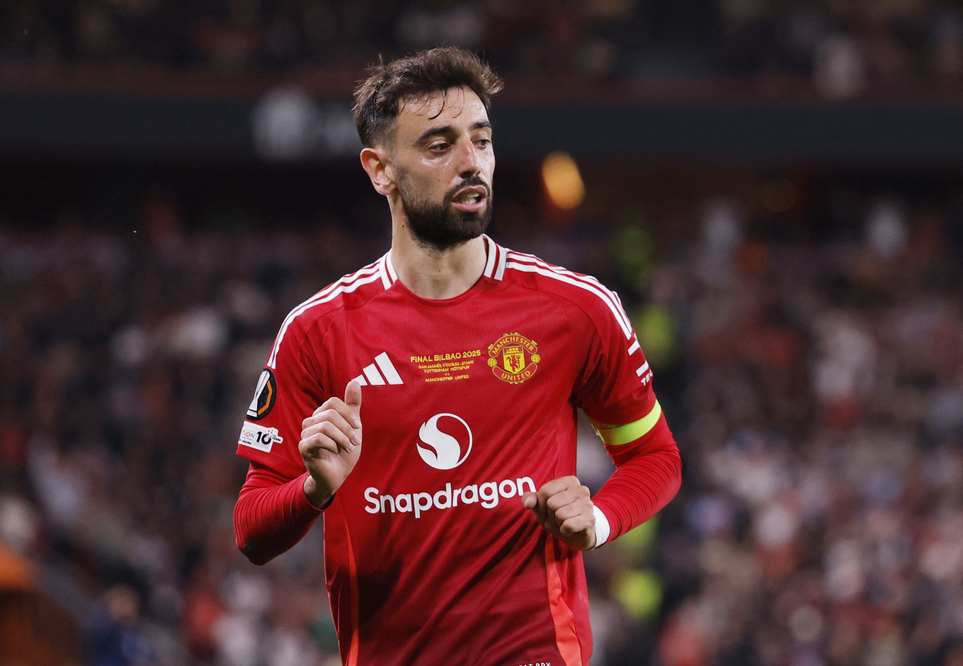 MU sai lam khi khong ban Fernandes hinh anh