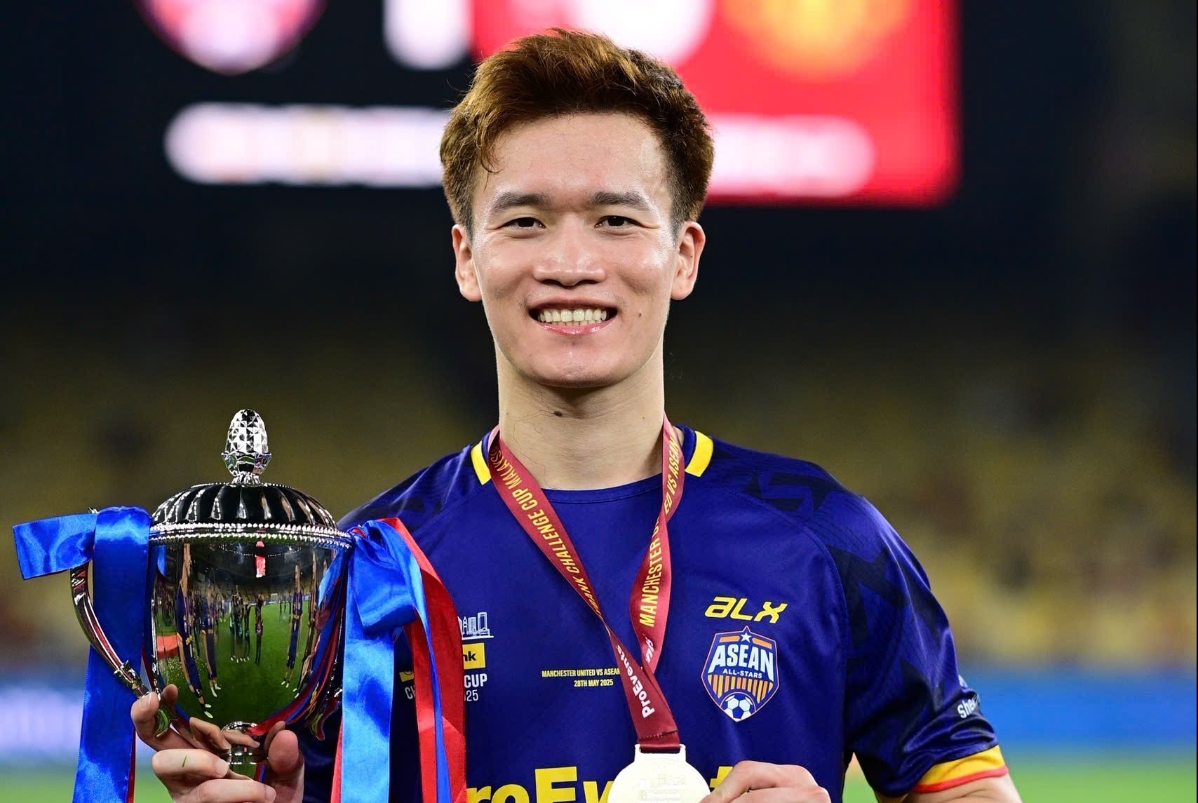 Hoang Duc: Qua bat ngo khi thang MU hinh anh