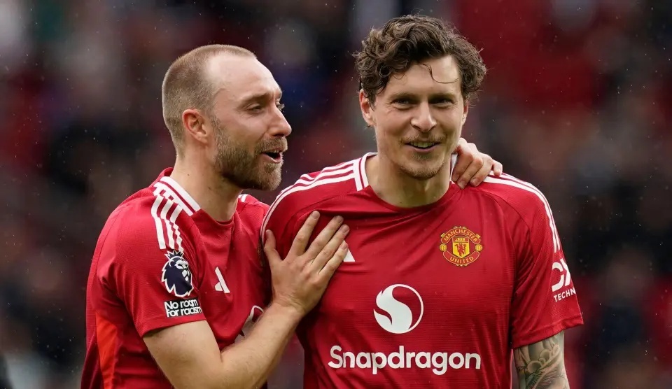 MU lap tuc chia tay 3 cau thu hinh anh