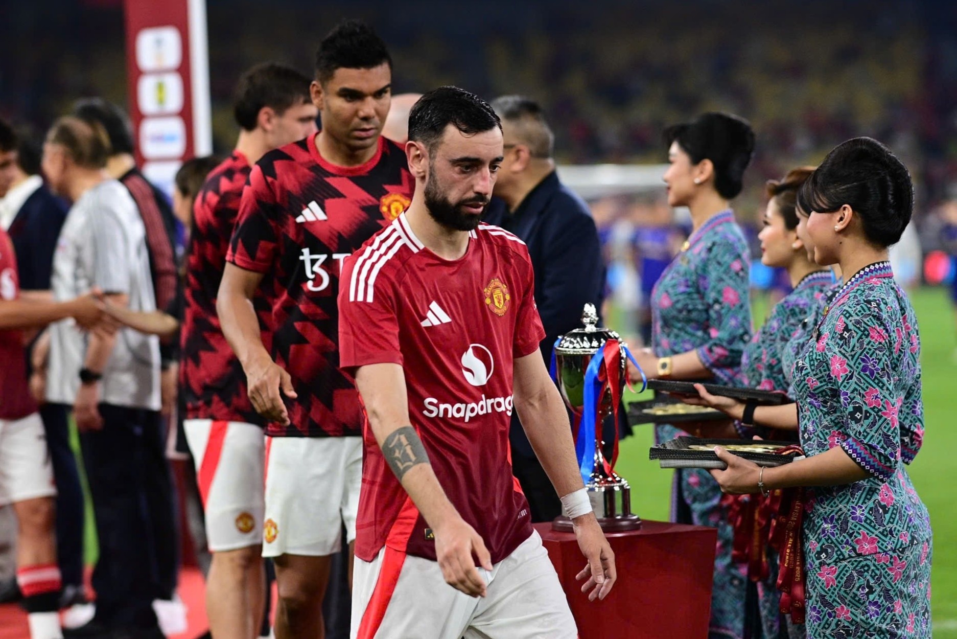 10 cau thu co the roi MU sau tran thua ASEAN All Stars hinh anh