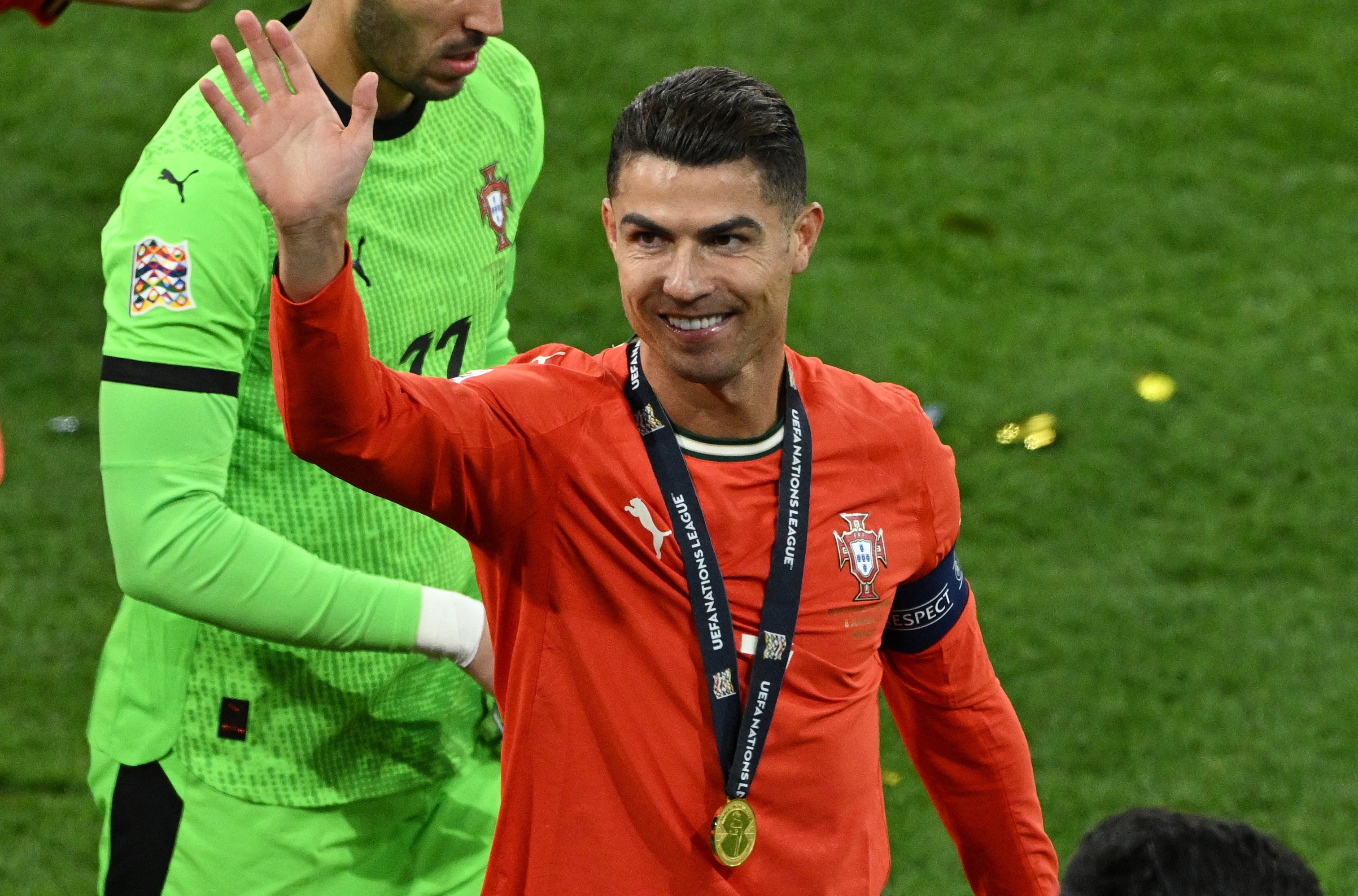 Ronaldo kiem tien anh 1