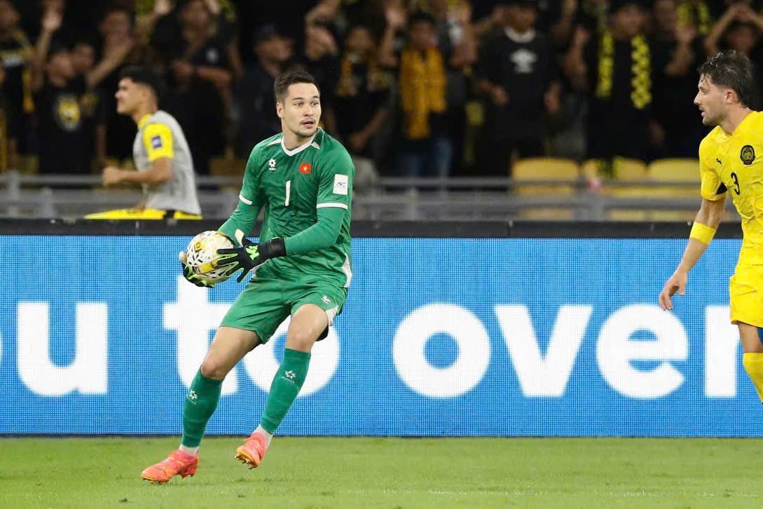 Nguyen Filip xuat than, tuyen Viet Nam van thung luoi hinh anh