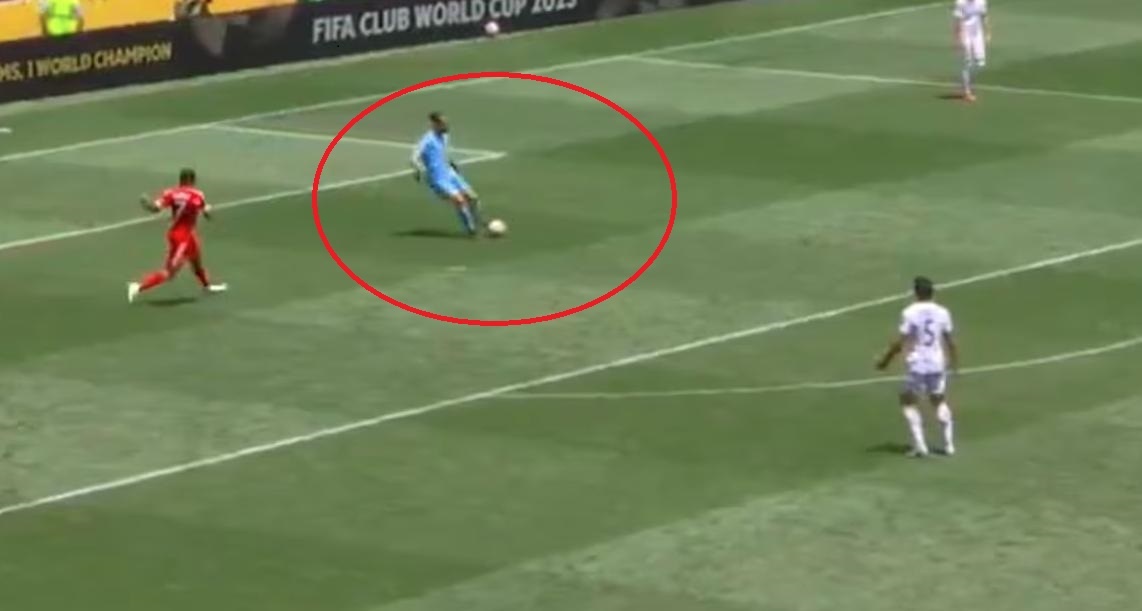 Ban thang nhu tro dua cua Bayern khi huy diet Auckland 10-0 hinh anh