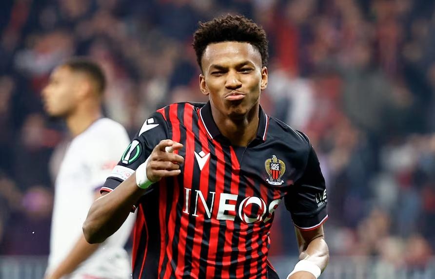 MU nham tien ve cua Nice hinh anh