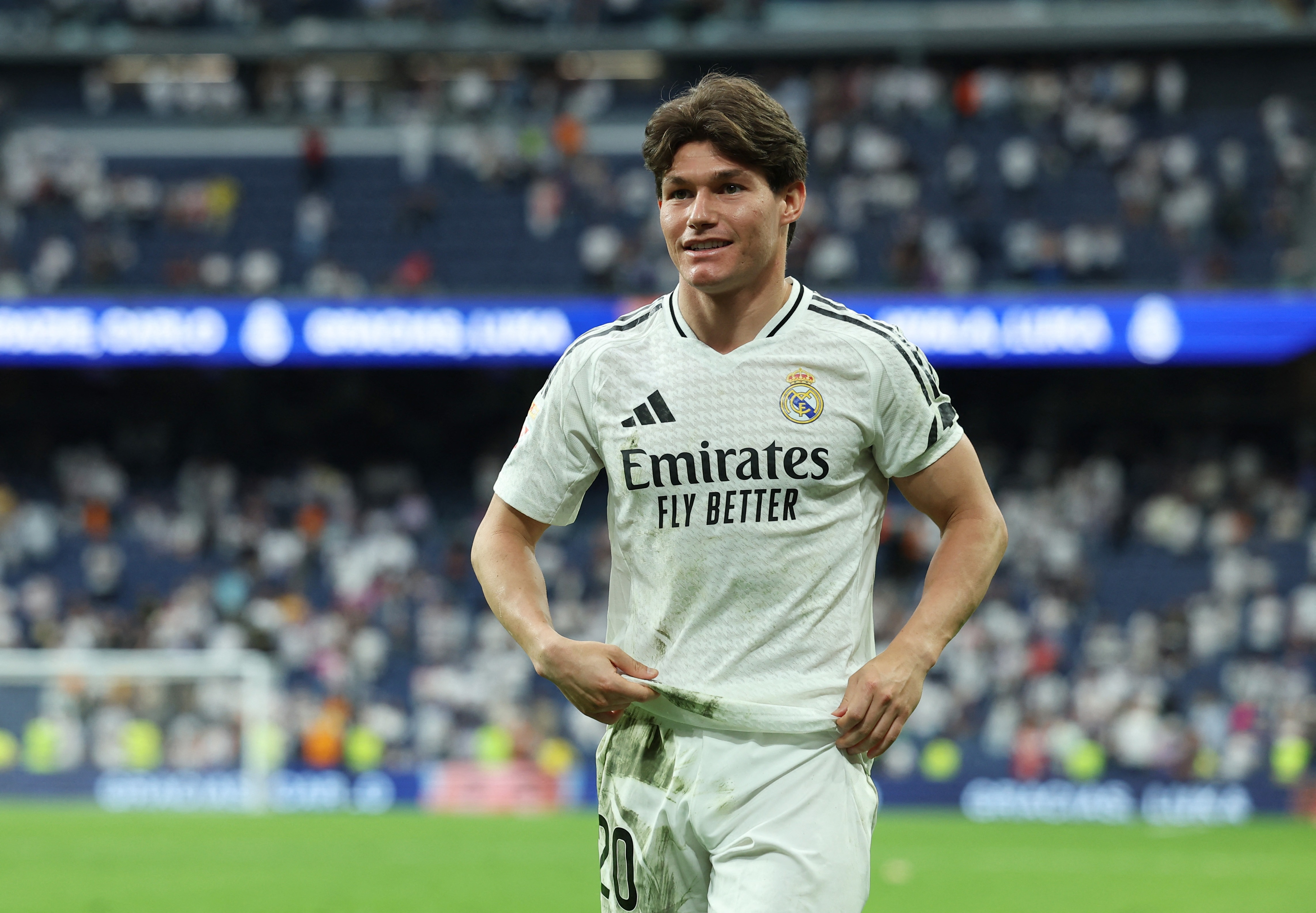 Fan Real yeu cau Alonso loai mot cau thu hinh anh