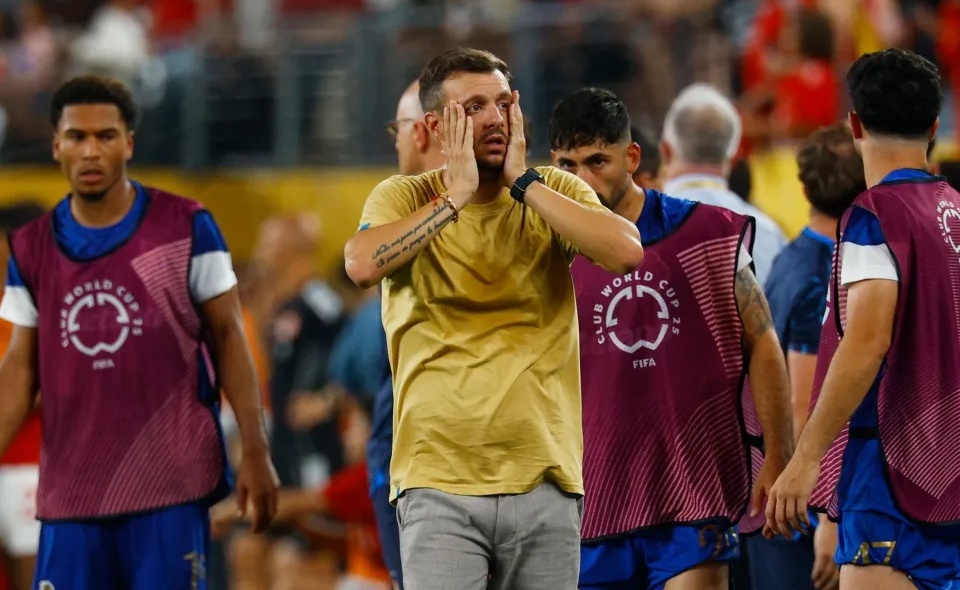 HLV dau tien o Club World Cup sap bi sa thai hinh anh