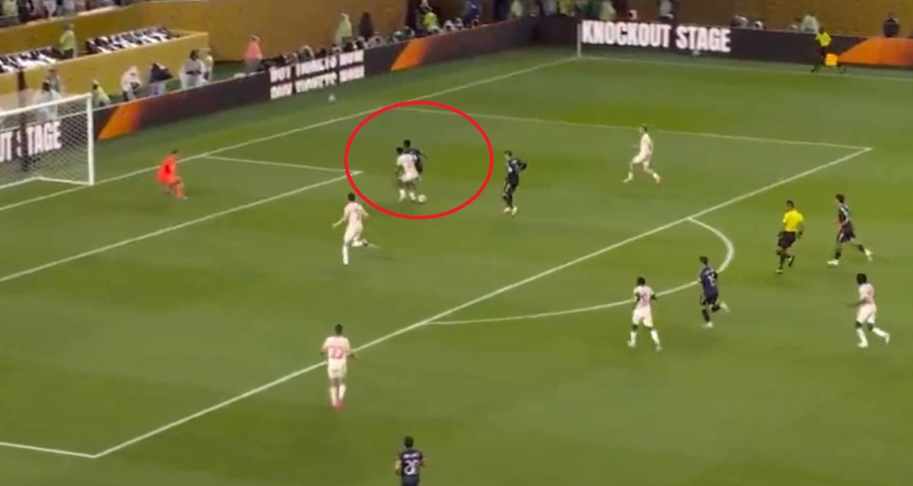 Vinicius tai hien cu giat got kinh dien cua Guti hinh anh