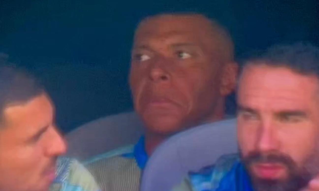 Mbappe ngo ngang hinh anh