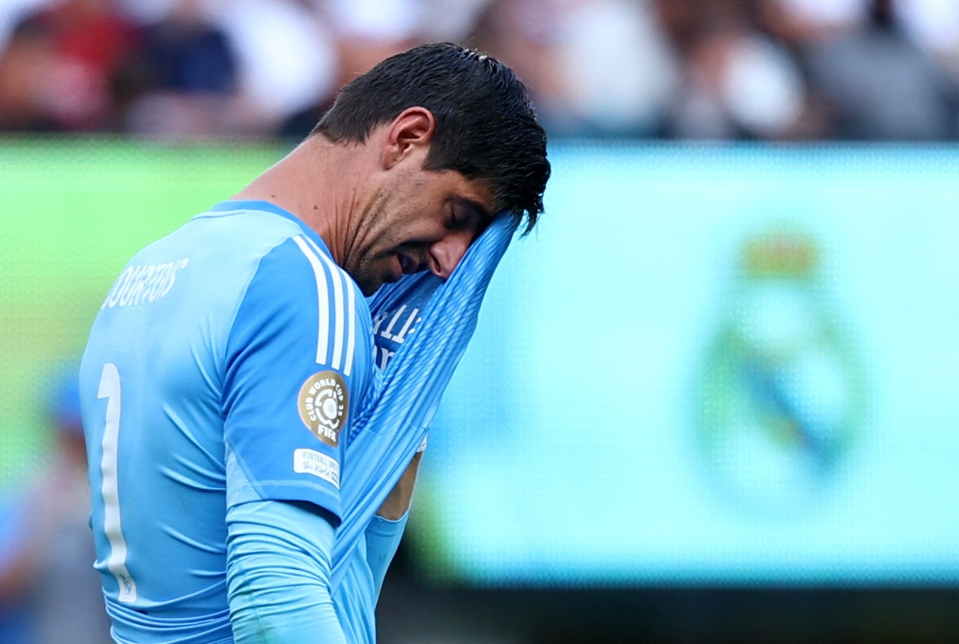 Courtois: 'Real khong nghe chi dao cua Alonso' hinh anh