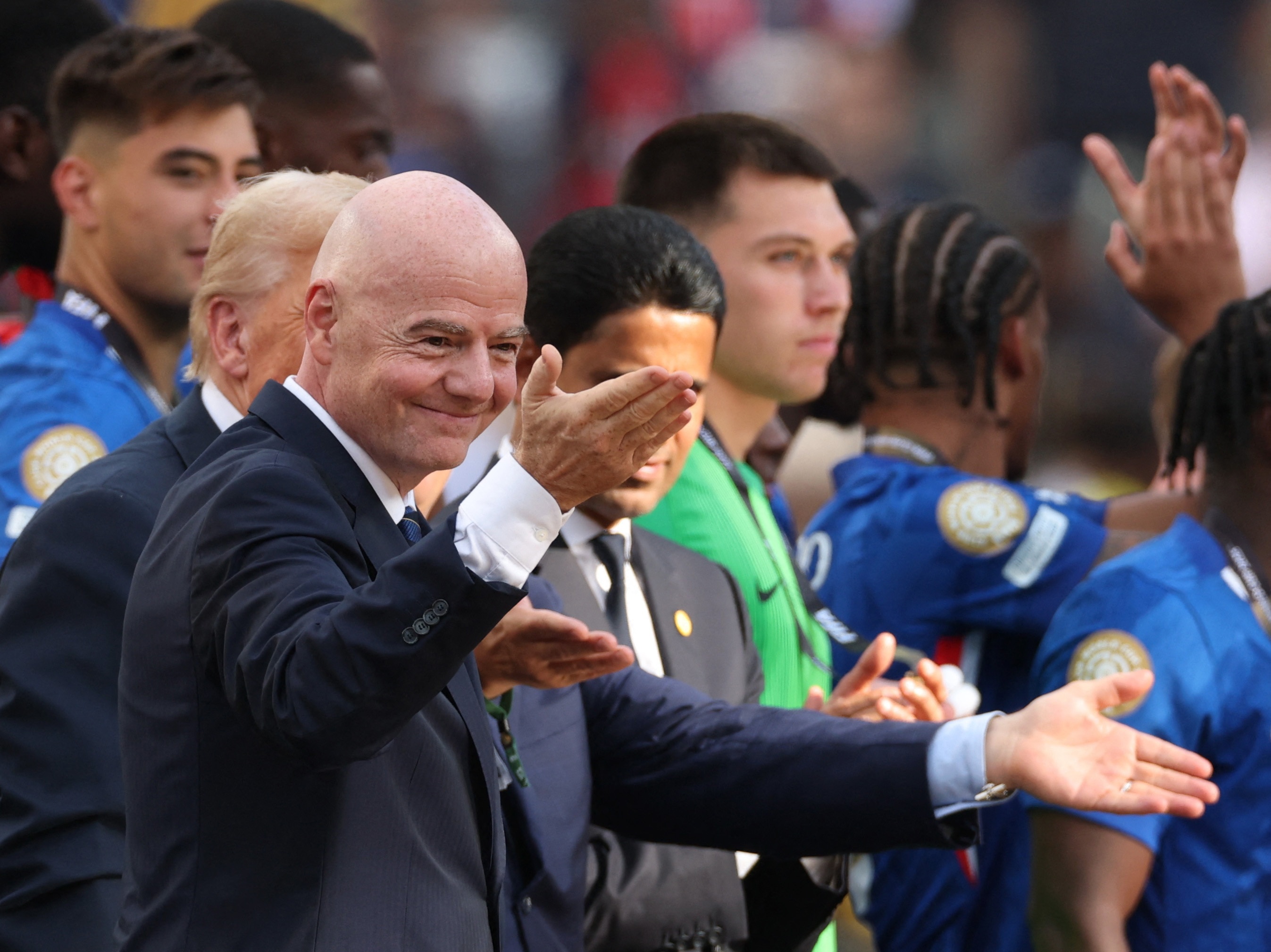 FIFA gay phan no khi lam sai luat o chung ket Club World Cup hinh anh