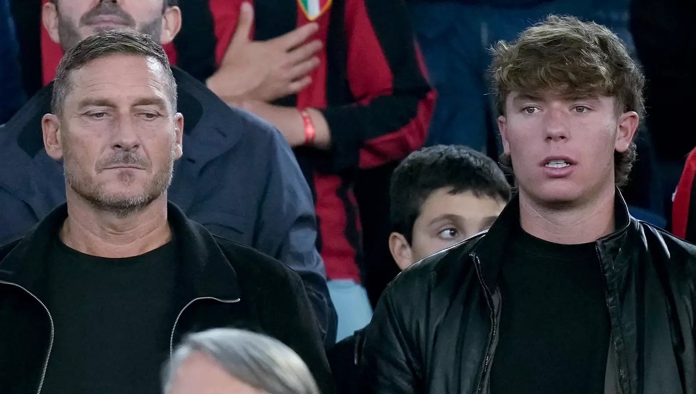 Con trai Totti chiu het noi hinh anh