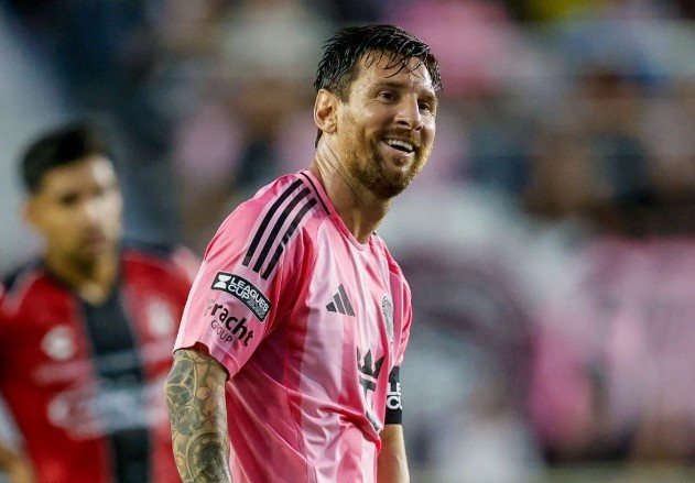 Messi hoa nguoi hung o phut 90+6 hinh anh