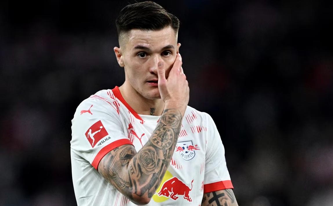 Muc gia Sesko gay choang hinh anh