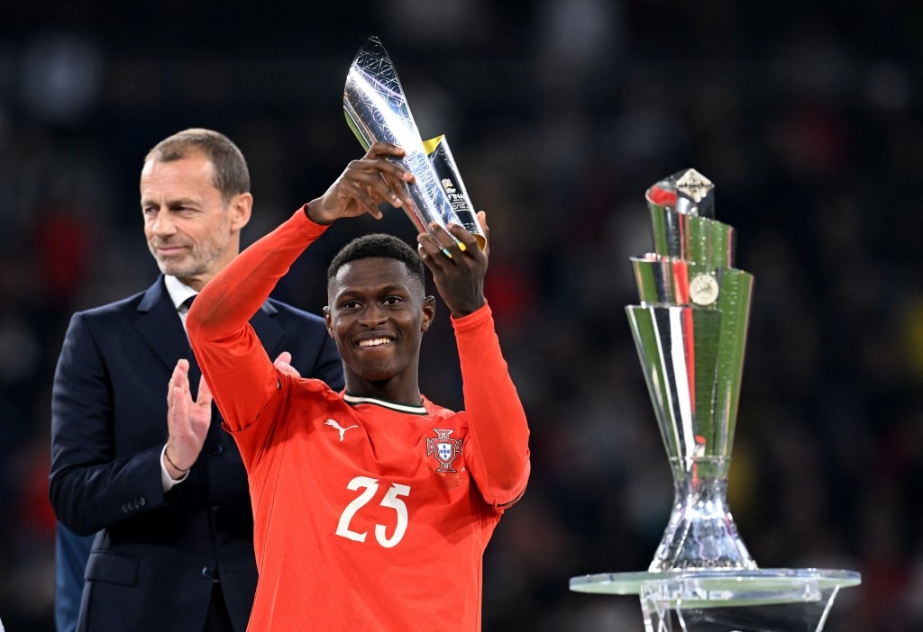 Bi quyet giup Mendes 'gom' cup nhanh den kho tin hinh anh