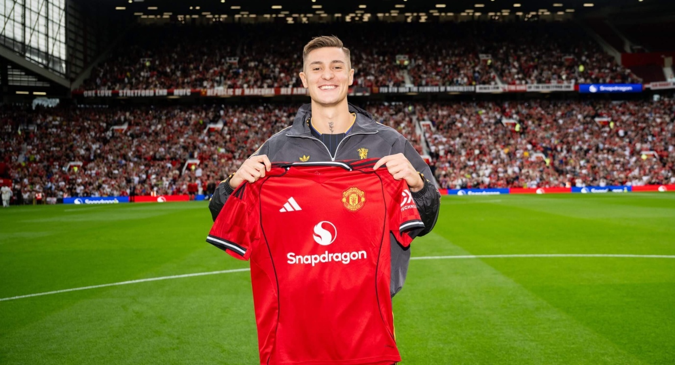 Sesko gay kinh ngac hinh anh