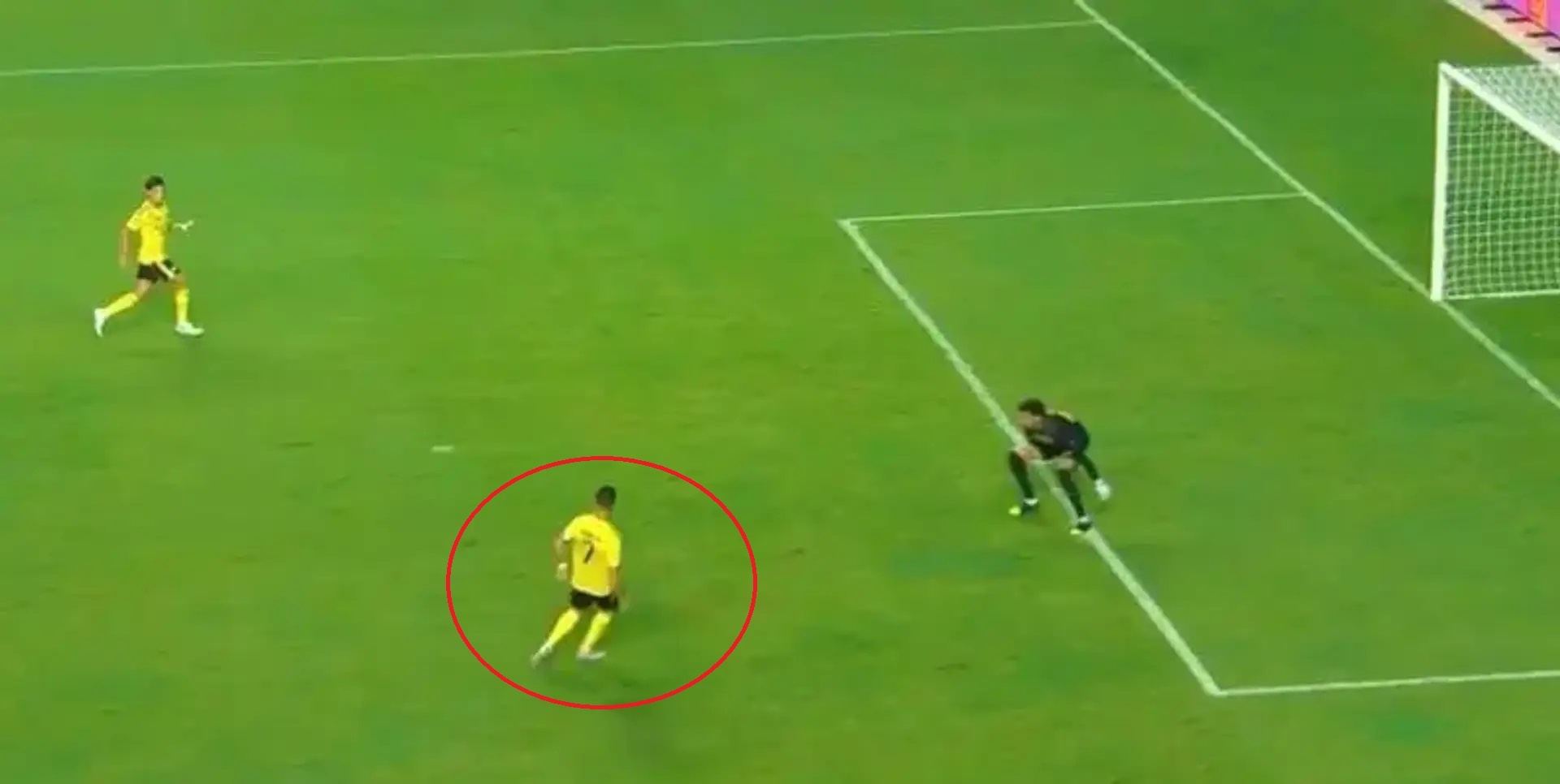 Cau noi 'khong chuyen cho Ronaldo' cua Felix bi nhac lai hinh anh