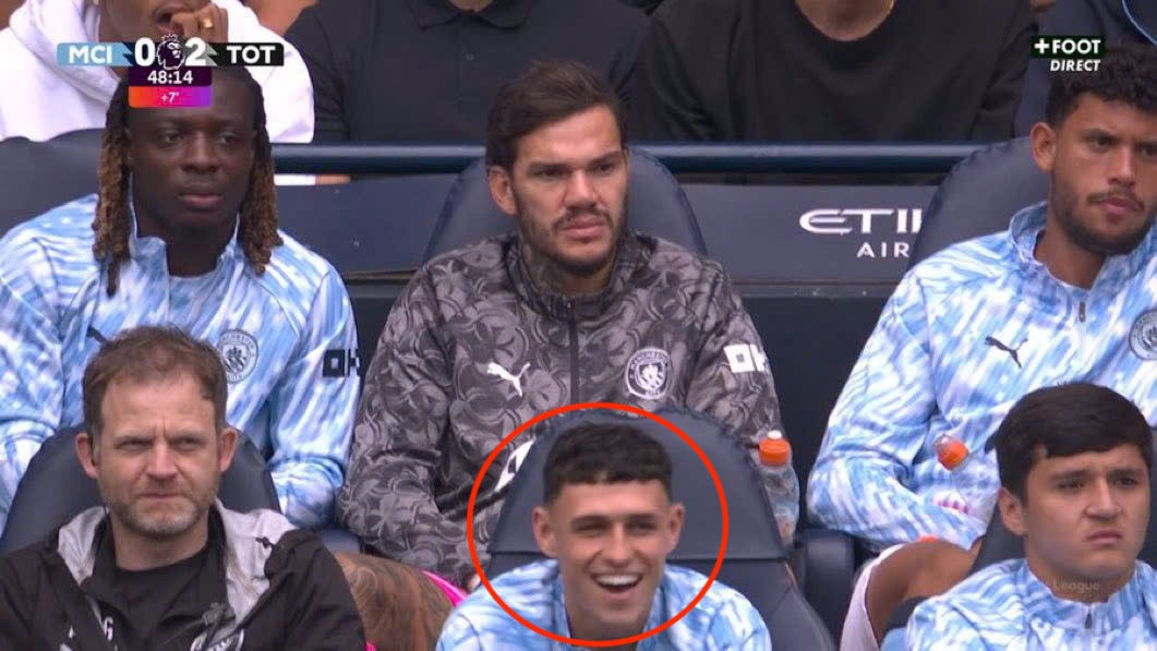 Foden cuoi tuoi khi Man City thua 2 ban hinh anh