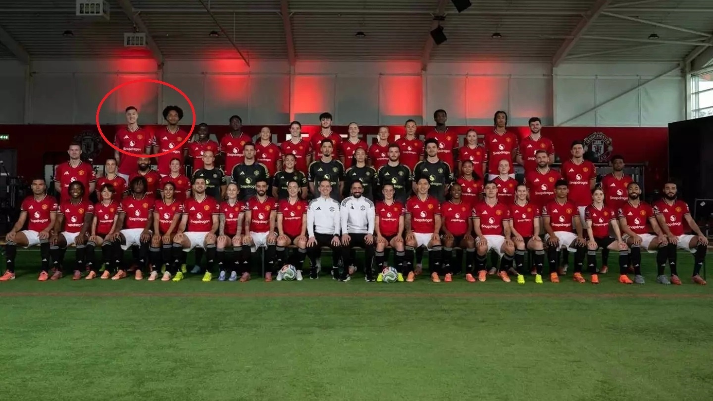 Une Photo De L quipe De Manchester United R v le Un D tail Surprenant 