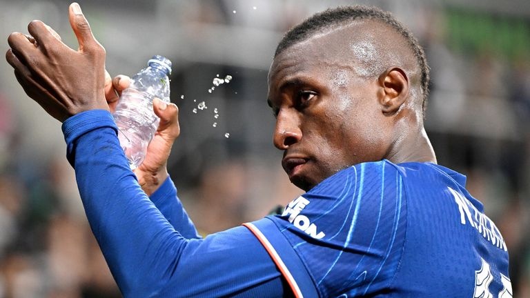 Chelsea 'quay xe', huy bo thuong vu Jackson hinh anh