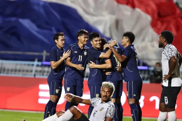 Thai Lan ha Fiji 3-0, vao chung ket King’s Cup 2025 hinh anh