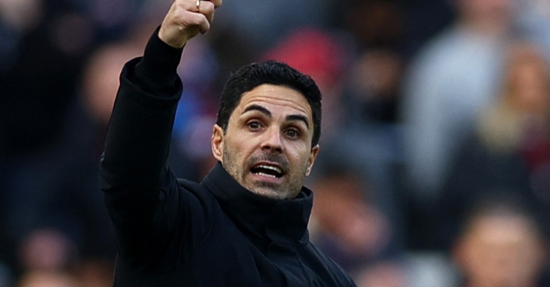 Arsenal chao dao vi chan thuong hinh anh