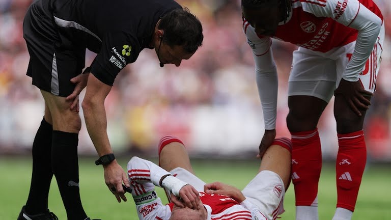 Hinh anh khien CDV Arsenal lo lang hinh anh