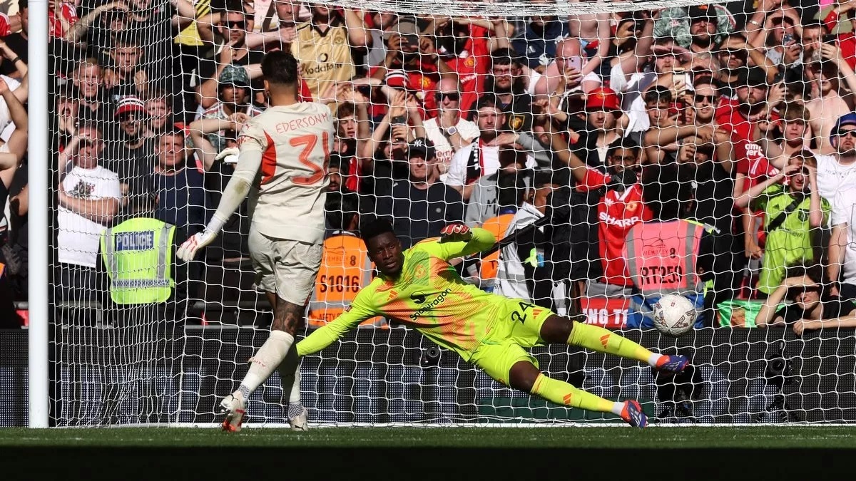 Cuoc tai ngo thu vi cach derby Manchester hon 3.000 km hinh anh