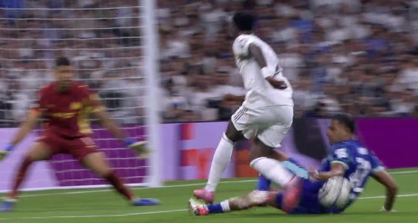 Qua penalty danh cho Real bi coi la scandal hinh anh