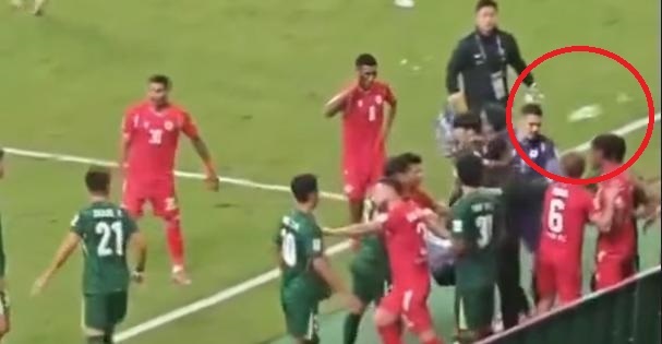 Goc quay CDV Beijing Guoan nem chai lo trung cau thu doi nha hinh anh