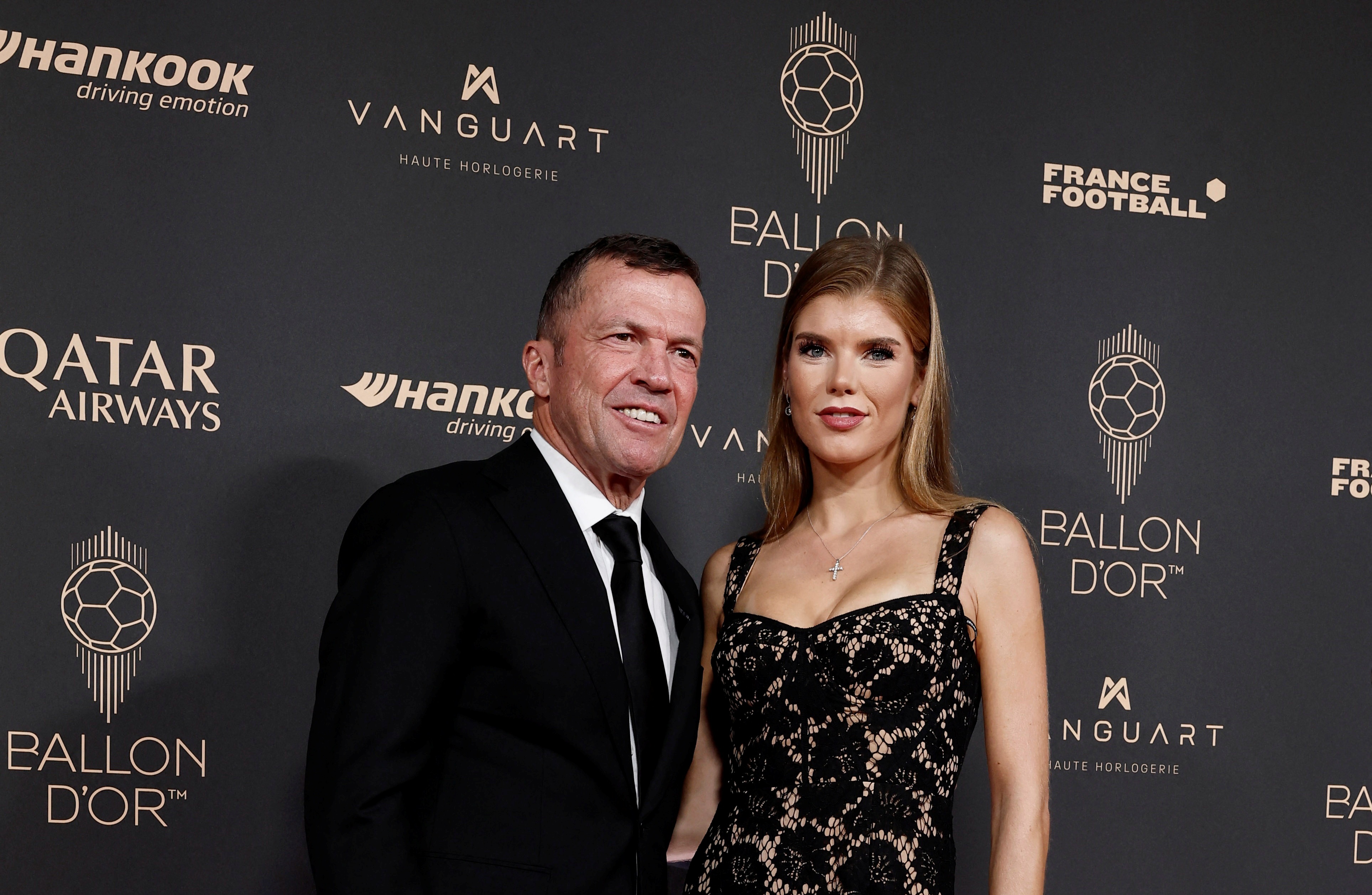 Matthaus dua ban gai kem 38 tuoi du gala Qua bong vang hinh anh