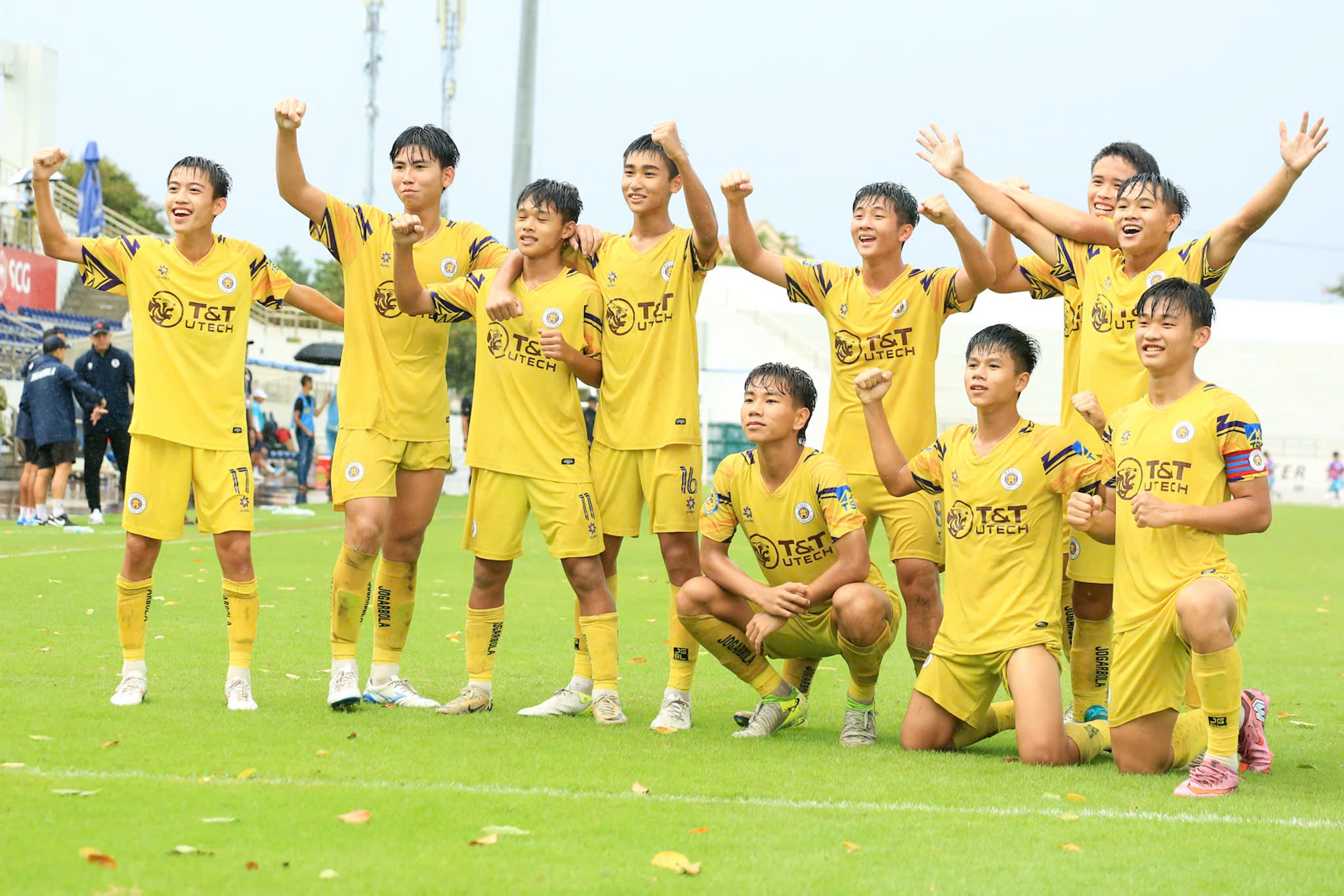 DKVD Ha Noi vao chung ket U17 Quoc gia hinh anh