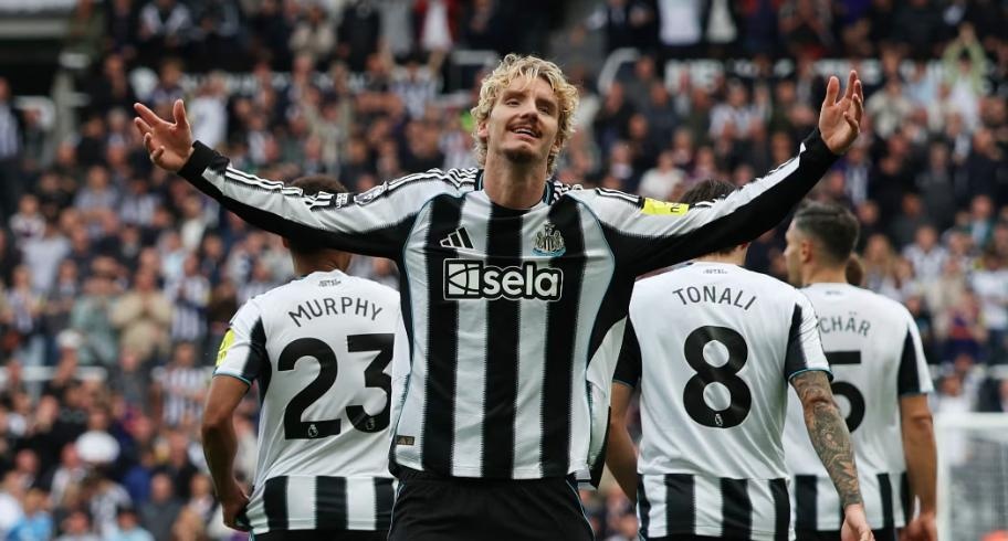 Thuong vu 'bom tan' dat nhat lich su Newcastle bi che 'ngu ngoc' hinh anh