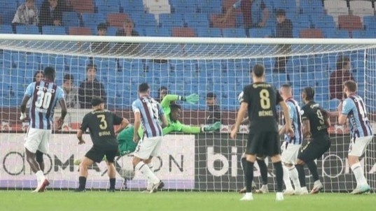 'Nguoi nhen' Onana hinh anh