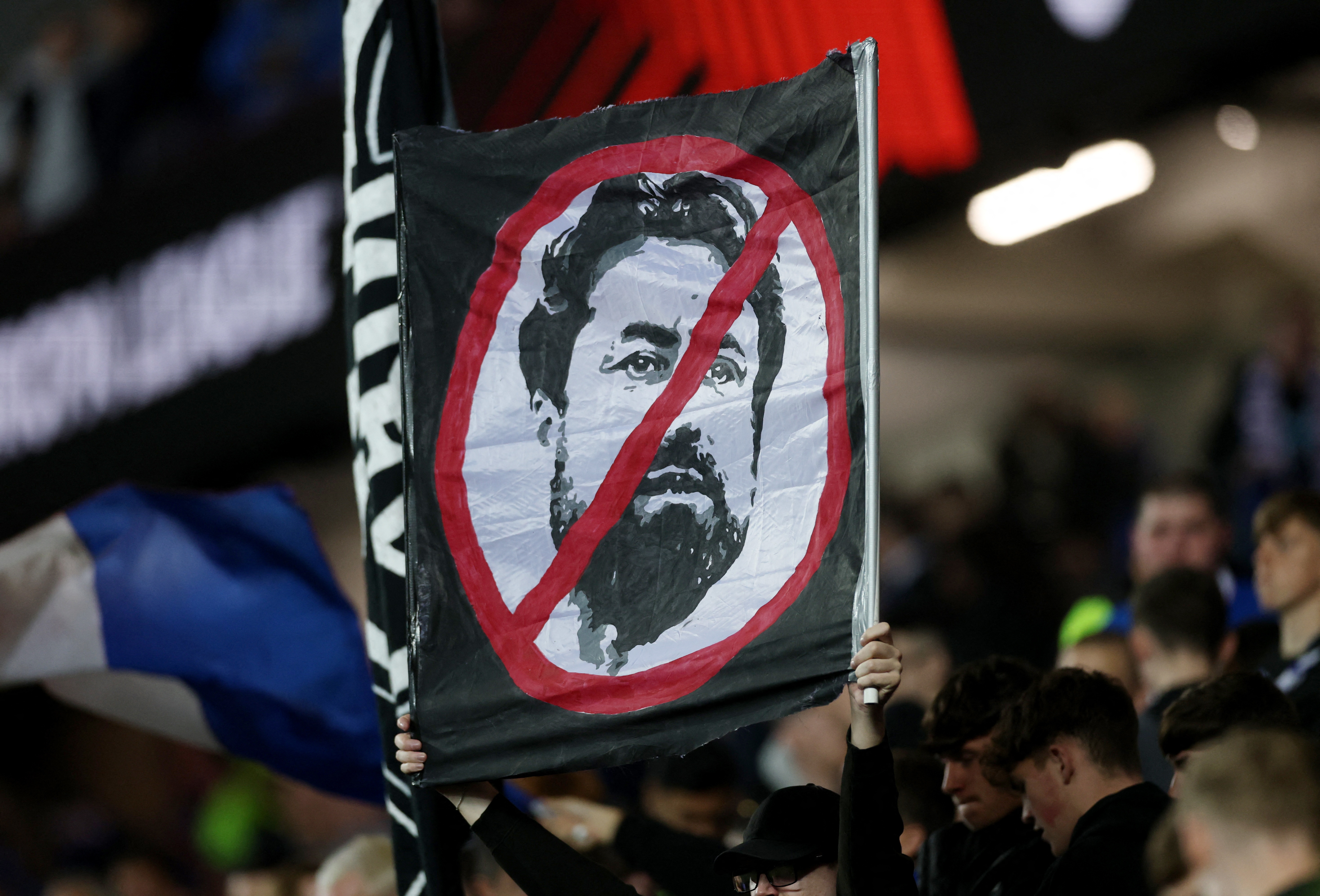 Quyet dinh chua tung co trong lich su Rangers hinh anh