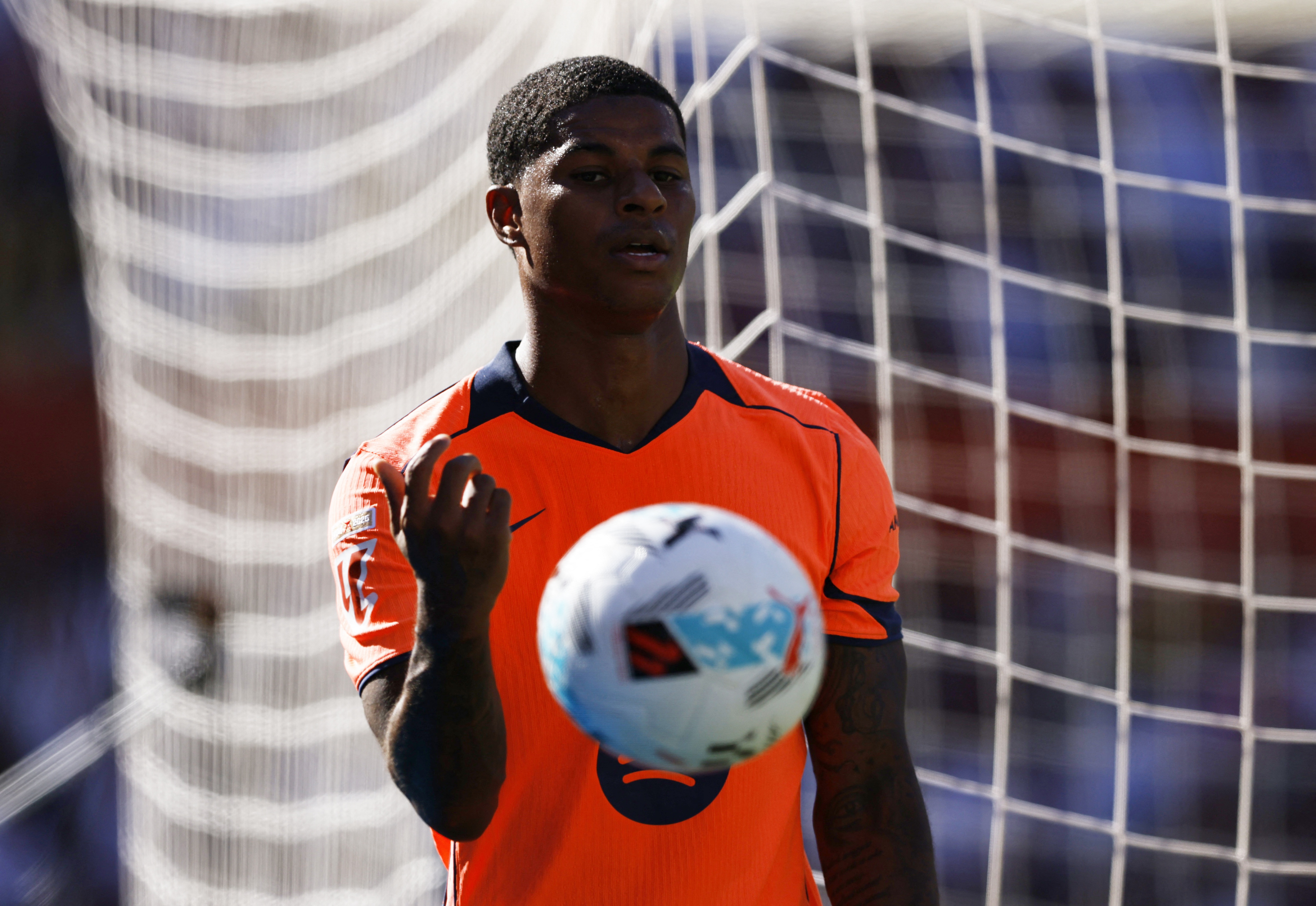 Rashford hoi sinh ruc ro, Barca cuoi vi 'gia re nhu cho' hinh anh