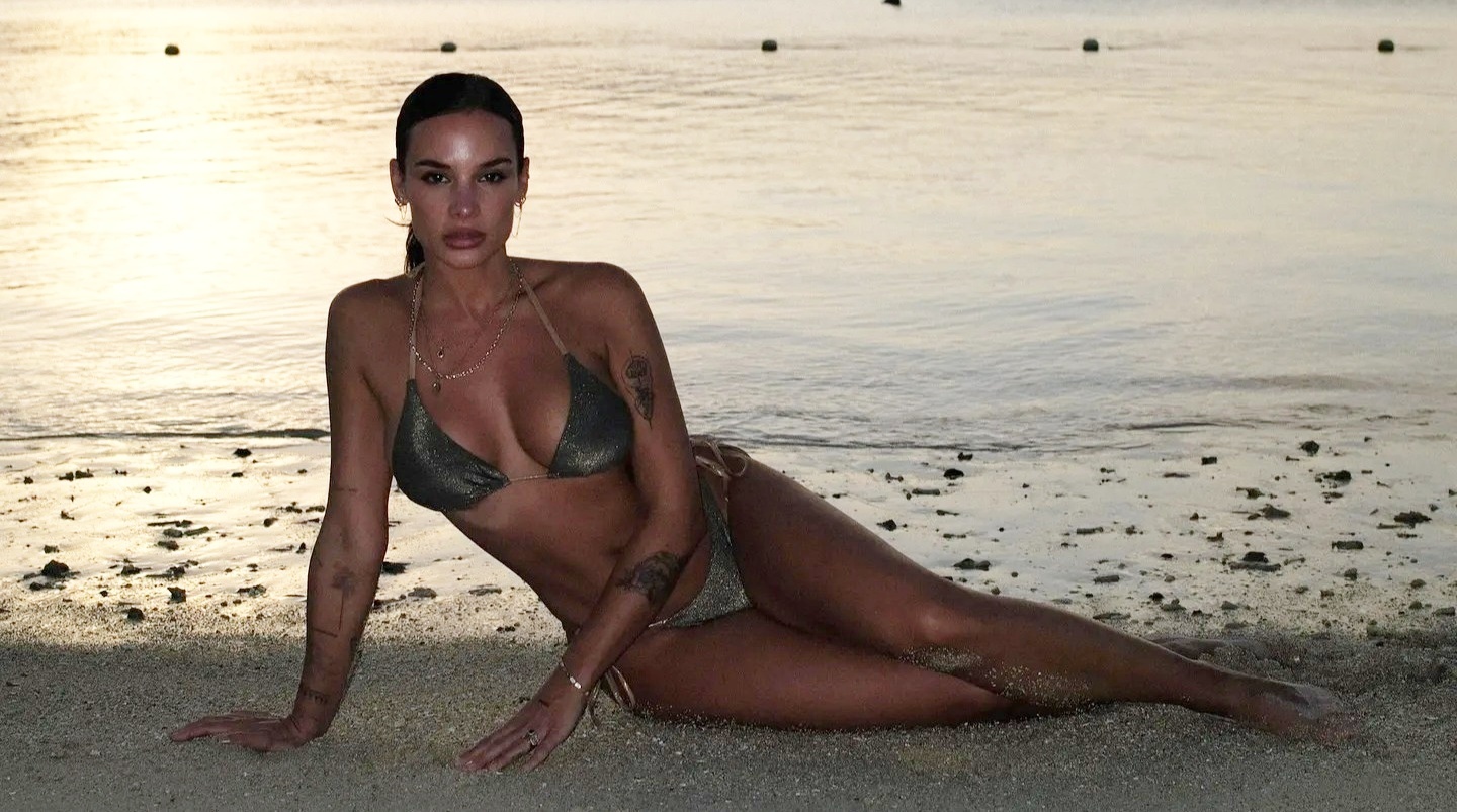 Anh bikini tao bao cua con gai huyen thoai Chelsea hinh anh