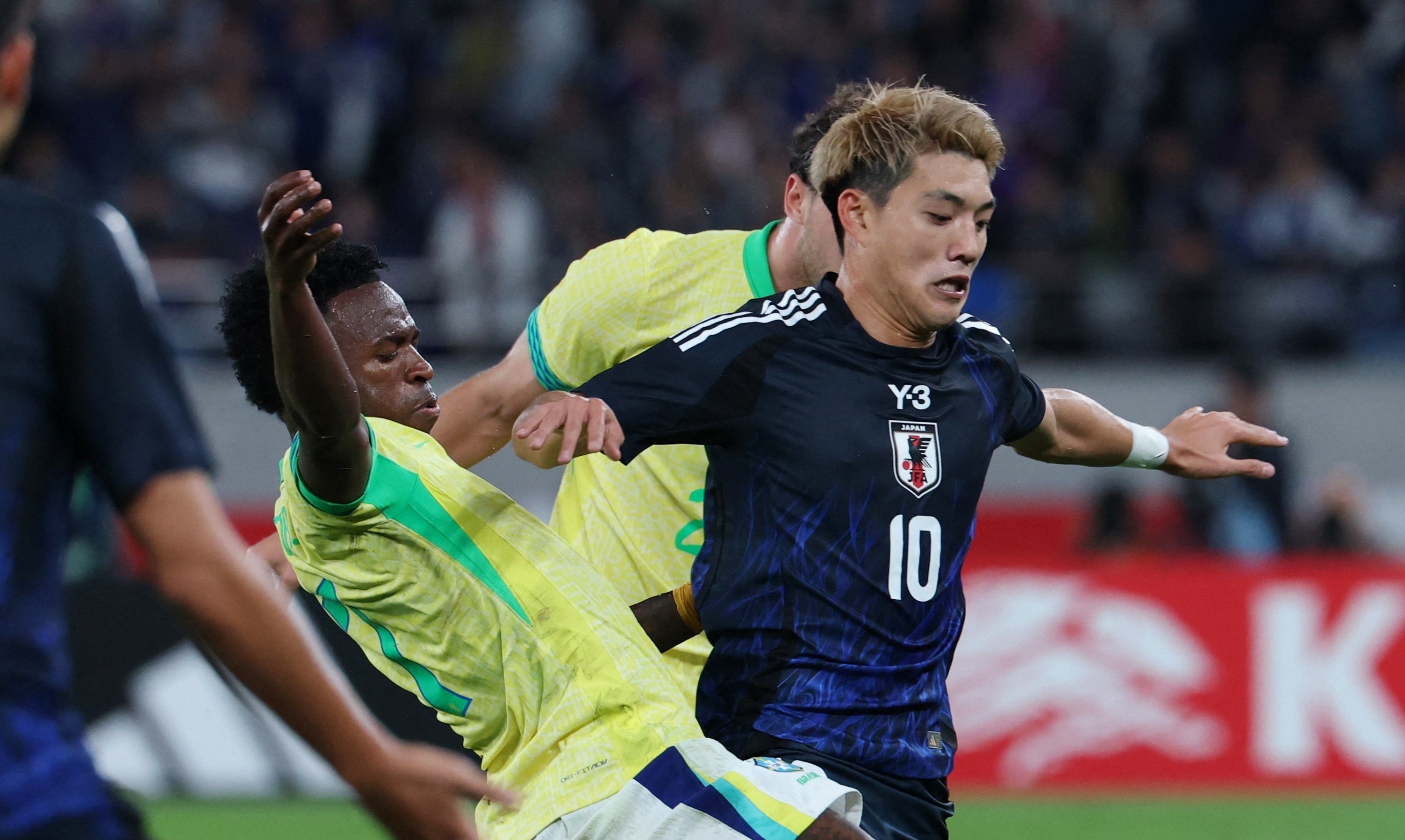 Tuyen Nhat Ban tao con dia chan truoc Brazil hinh anh