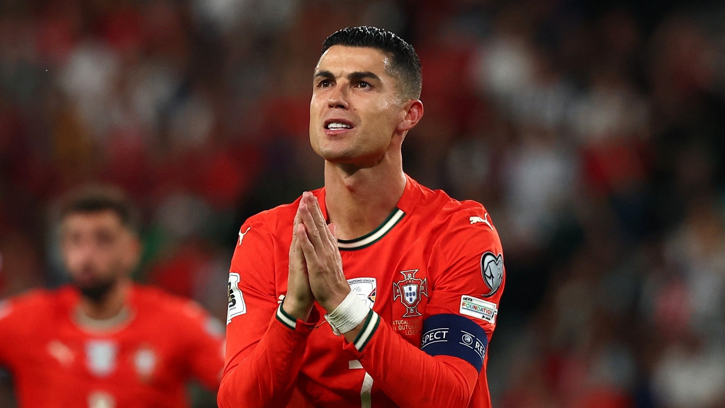 Khoanh khac buon cua Ronaldo hinh anh