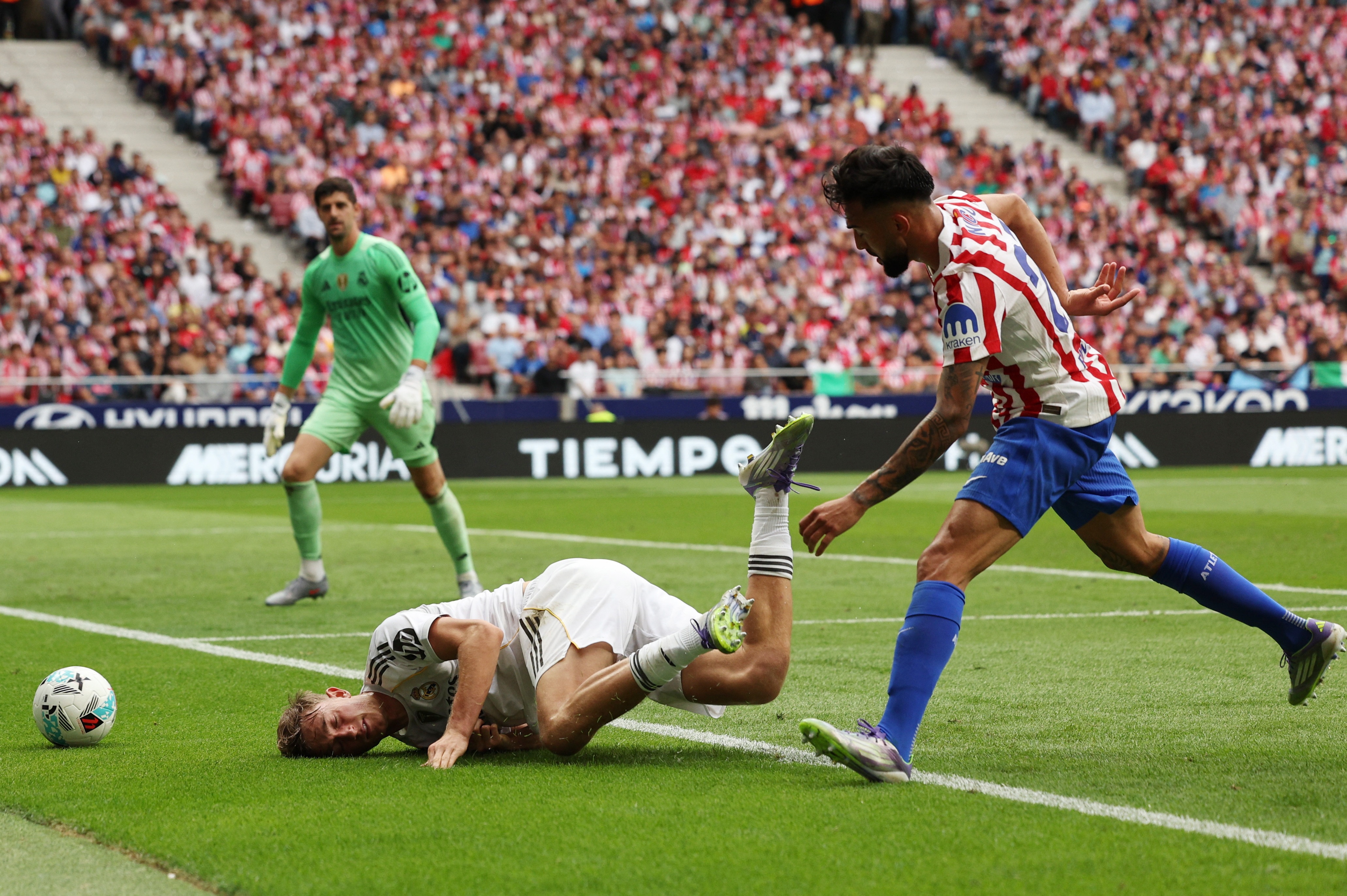 Cu soc voi Real Madrid hinh anh