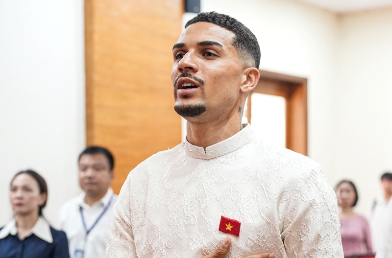 Do Hoang Hen xuc dong noi tieng Viet o buoi le nhap tich hinh anh